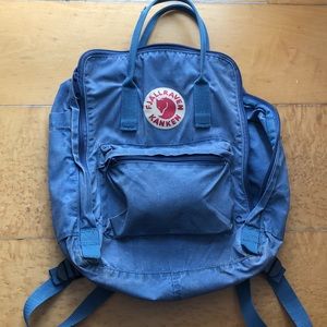 Fjall Raven Kanken blue bag